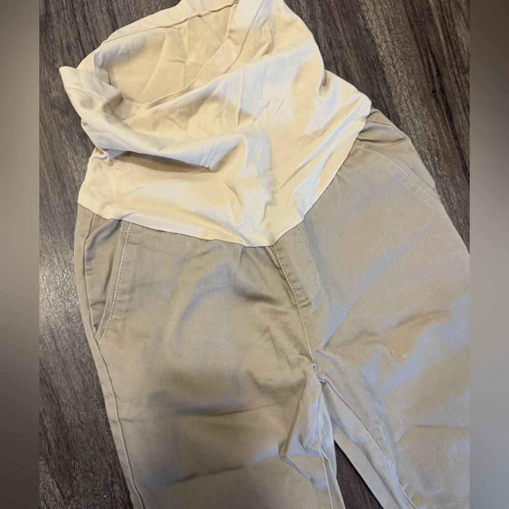 Small maternity khakis - Picture 3 of 4